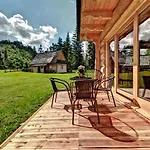 Jedroskowe Chatki Дом отдыха *