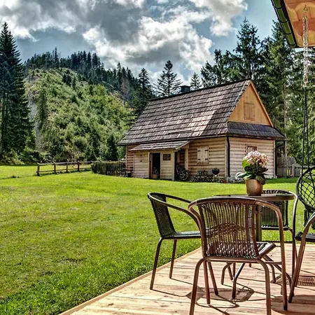Jedroskowe Chatki Hébergement de vacances *